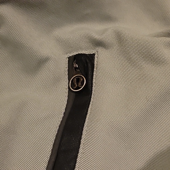 Lululemon Spring breakaway short - Picture 3 of 6